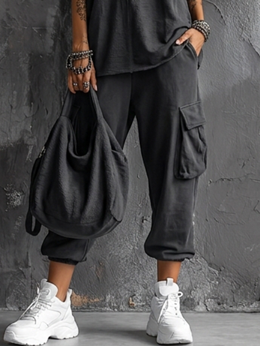 Émilie - Ensemble Haut Sans Manches en Mélange de Coton Gris Foncé + Pantalons Cargo Jogger Style Décontracté