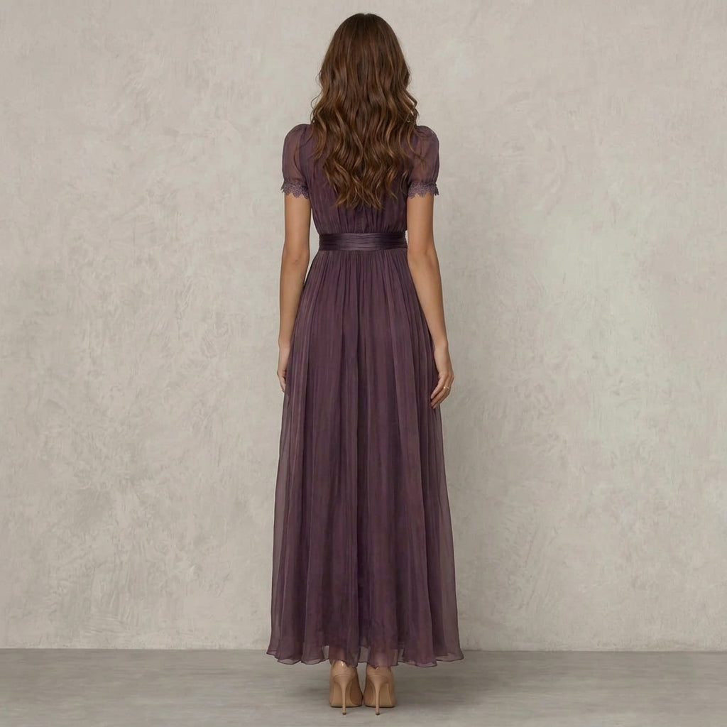 FLAVIA | Robe Longue en Dentelle Violette Silhouette Élégante Occasion Spéciale