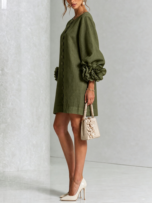 Huguette - Robe courte à boutons floraux olive et manches fleuries spectaculaires