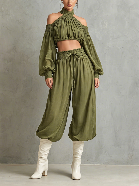 Aliénor - Ensemble Crop Top à Col Montant, Épaules Dégagées et Pantalons Harem Courts en Coton-Lin Vert