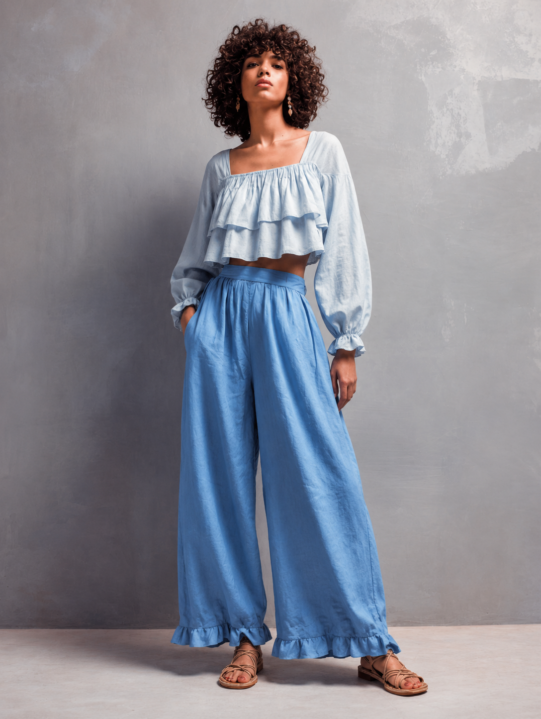 Églantine - Ensemble en Coton-Lin Bleu : Crop Top à Col Carré et Manches Bouffantes, Pantalons Amples Volants
