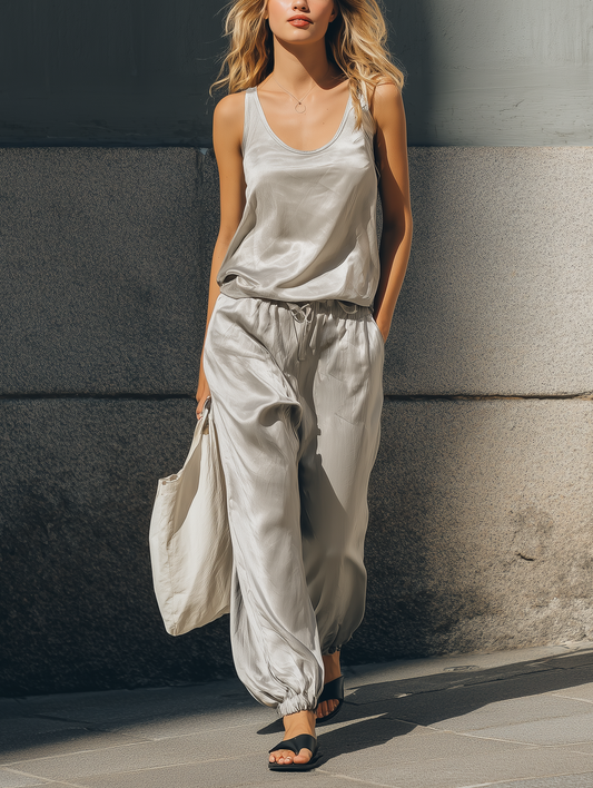 Thaïs - Ensemble Top Sans Manches Col Rond en Satin Gris Décontracté et Pantalons Lanternes Assortis