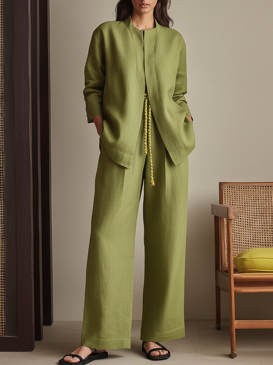 Mélusine - Ensemble Deux Pièces en Mélange de Lin Vert Olive avec Veste à Col Montant Ouvert & Pantalons à Taille Élastique à Jambes Larges