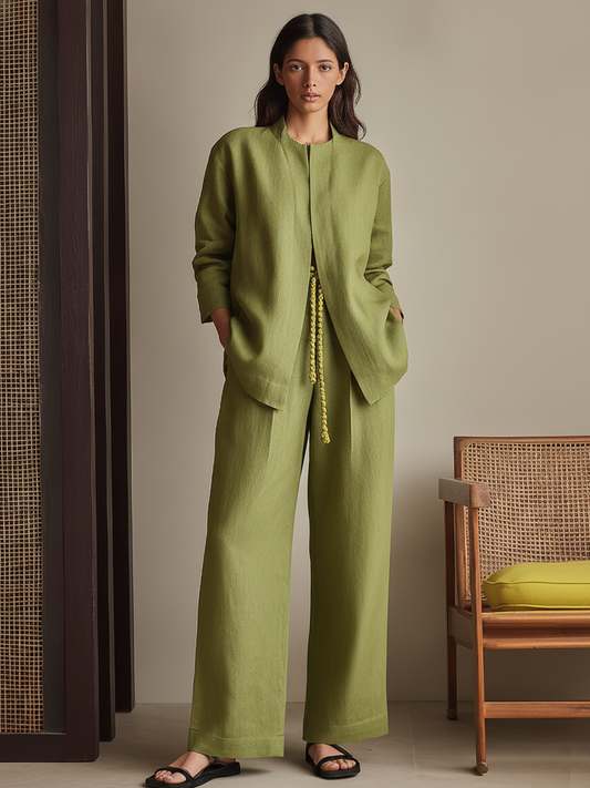 Mélusine - Ensemble Deux Pièces en Mélange de Lin Vert Olive avec Veste à Col Montant Ouvert & Pantalons à Taille Élastique à Jambes Larges