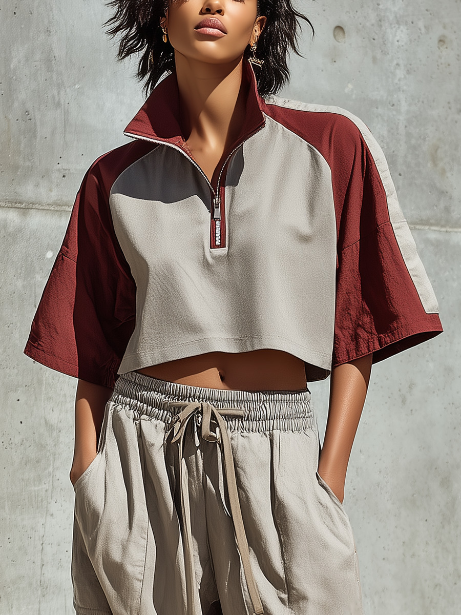 Eugénie - Ensemble Deux Pièces Top Court à Manches Courtes à Col Montant Gris Bordeaux avec Demi-Fermeture Éclair & Pantalons Jogging Élastiques à Cordon