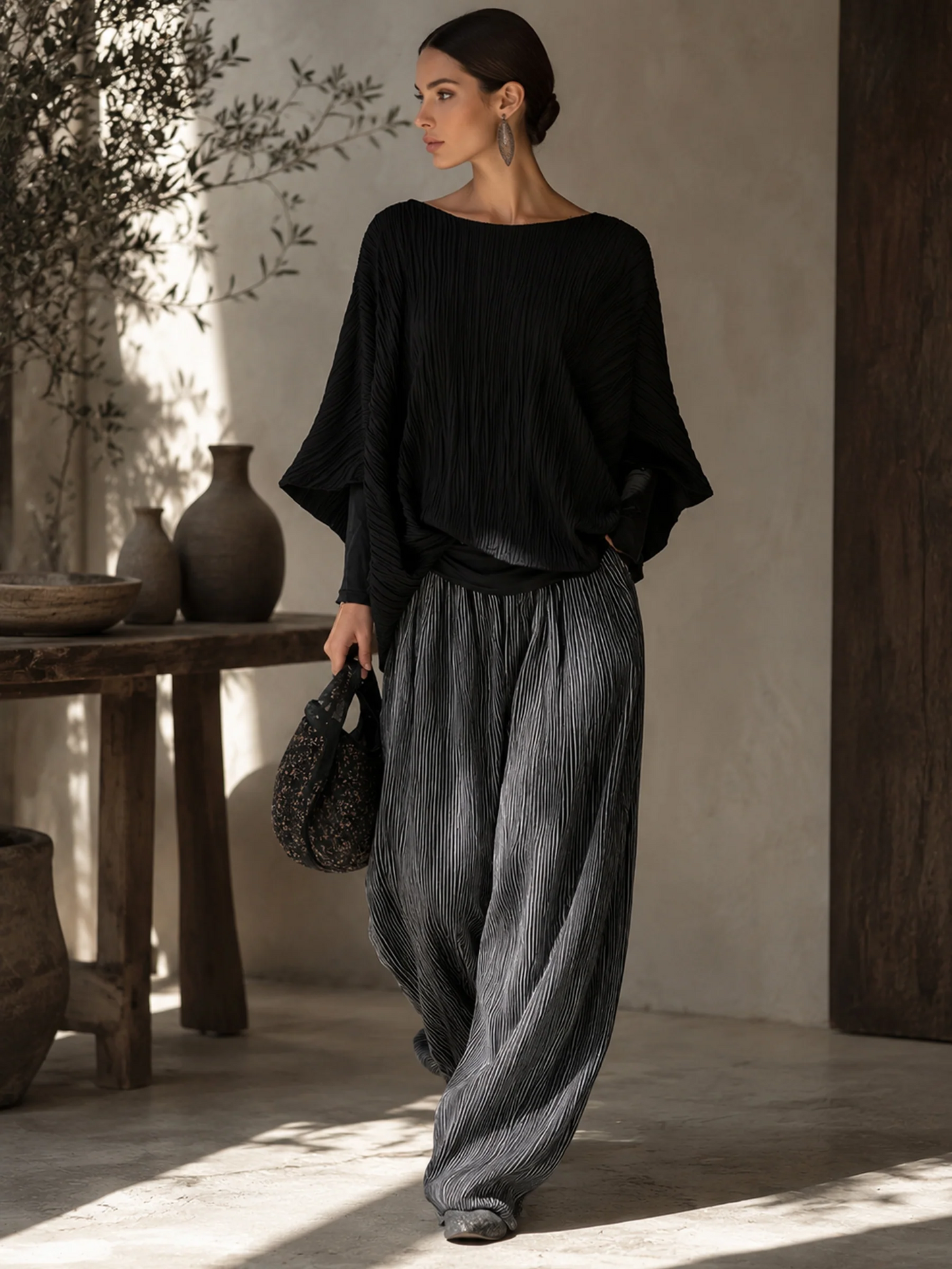 Rosemonde | Ensemble Deux Pièces Haut Chauve-Souris Plissé et Pantalon Large, Noir