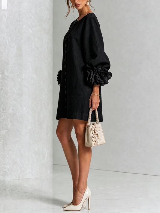 Simone - Robe courte boutonnée à imprimé floral noir et manches fleuries spectaculaires