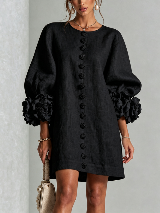 Simone - Robe courte boutonnée à imprimé floral noir et manches fleuries spectaculaires