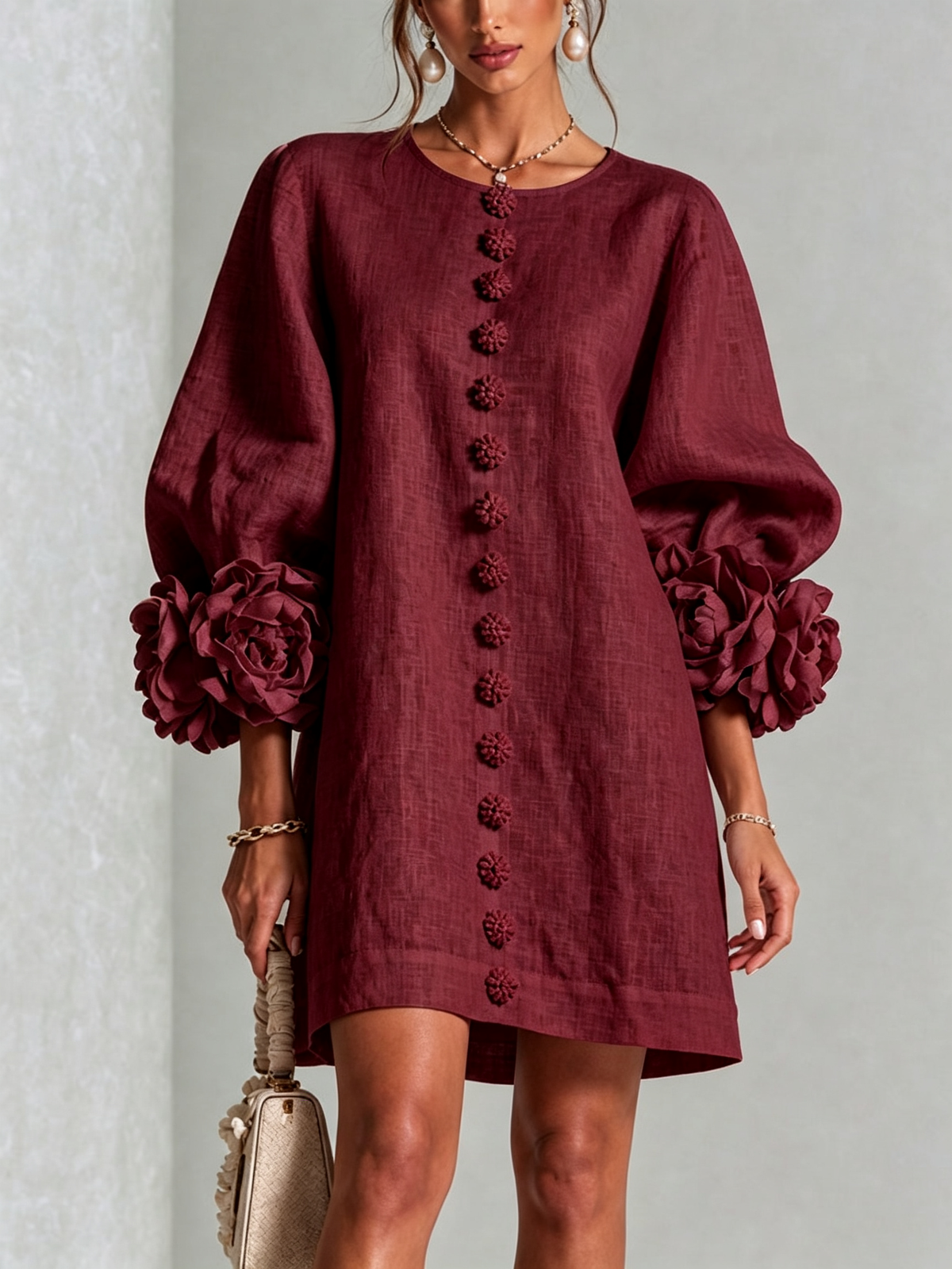 Bénédicte - Robe courte boutonnée à imprimé floral bordeaux et manches fleuries spectaculaires