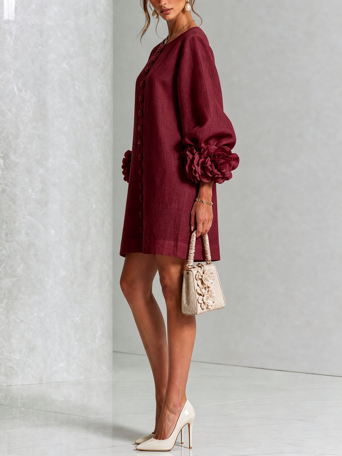 Bénédicte - Robe courte boutonnée à imprimé floral bordeaux et manches fleuries spectaculaires