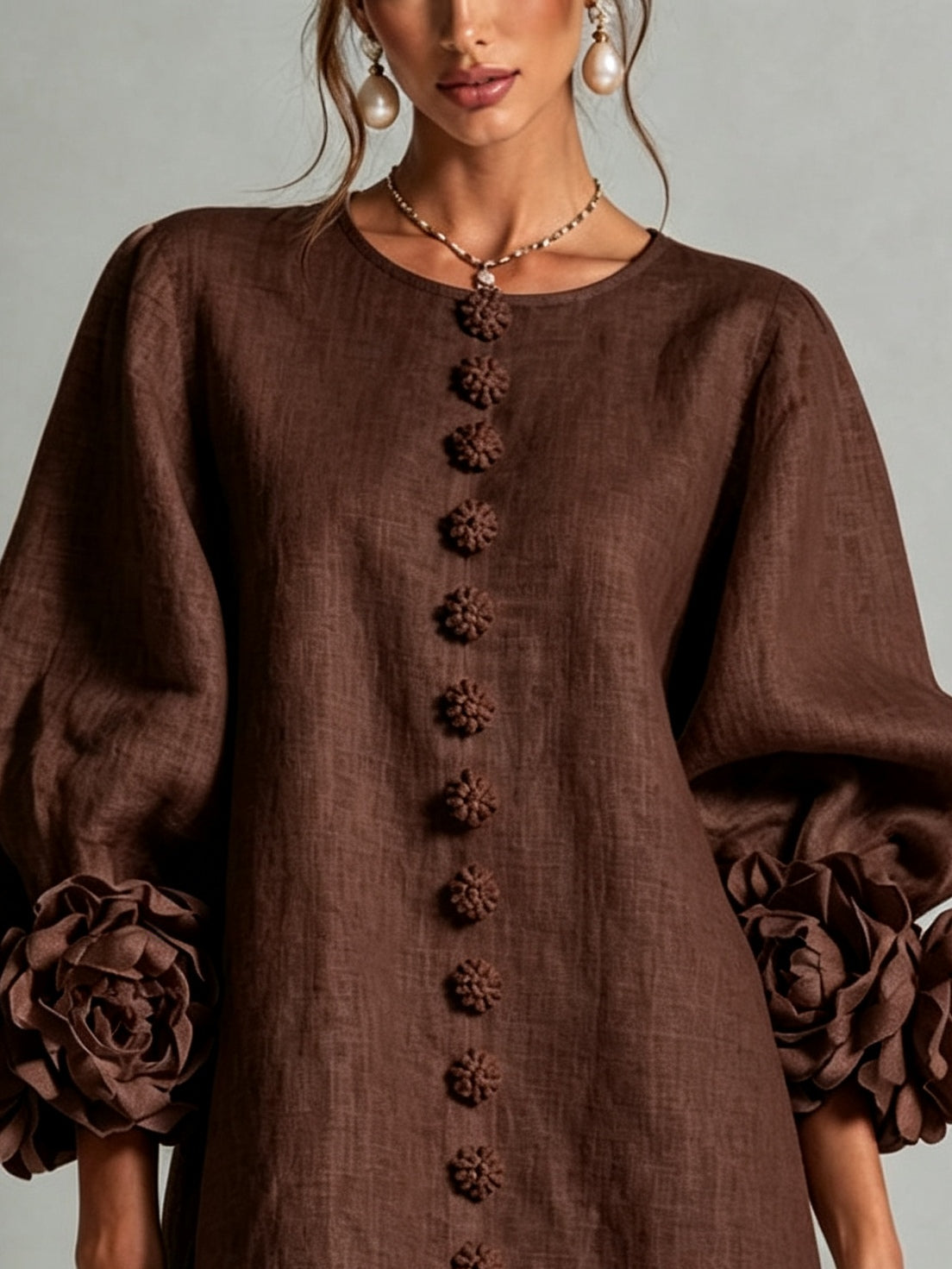 Cosette - Robe courte boutonnée à imprimé floral chocolat et manches fleuries spectaculaires