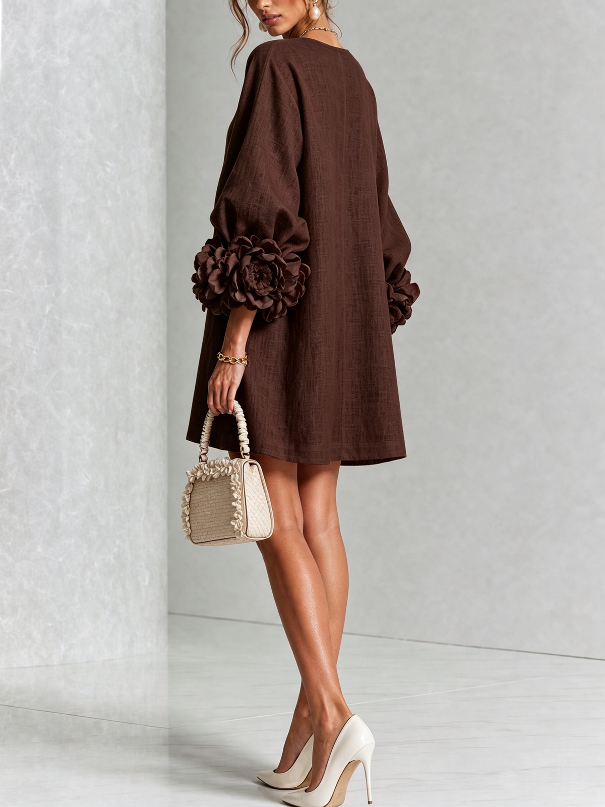 Suzanne | Robe Mini en Mélange de Lin avec Manches Bouffantes, Chocolat