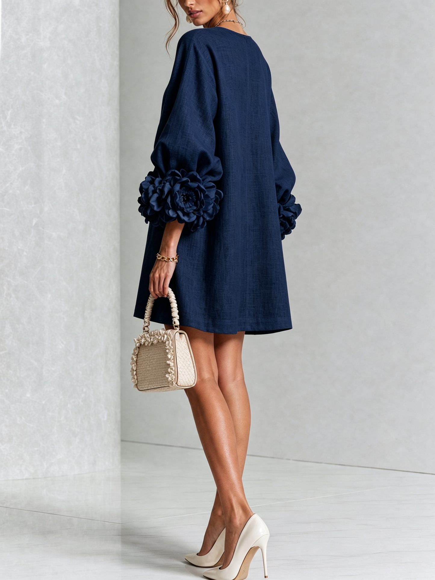 Aline | Robe Mini en Mélange de Lin avec Manches Bouffantes, Bleu Marine