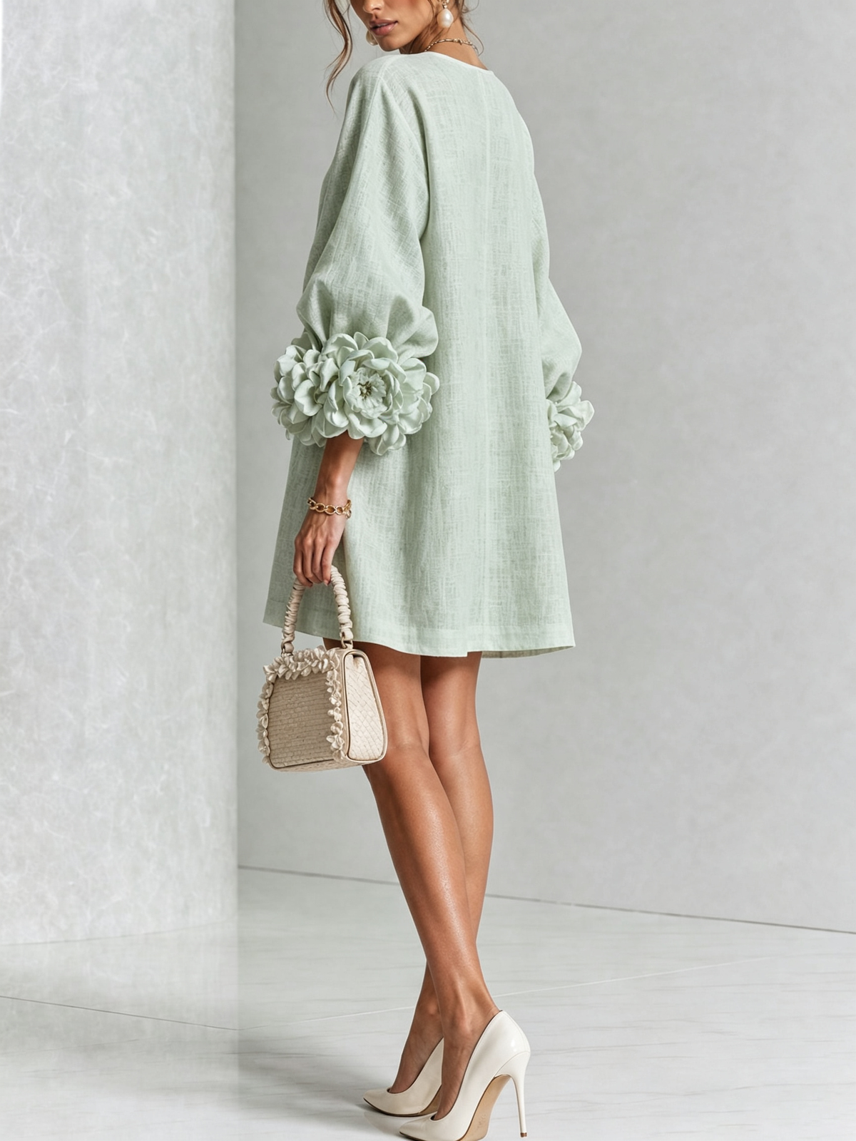 Micheline - Robe courte boutonnée à imprimé floral vert sauge et manches fleuries spectaculaires