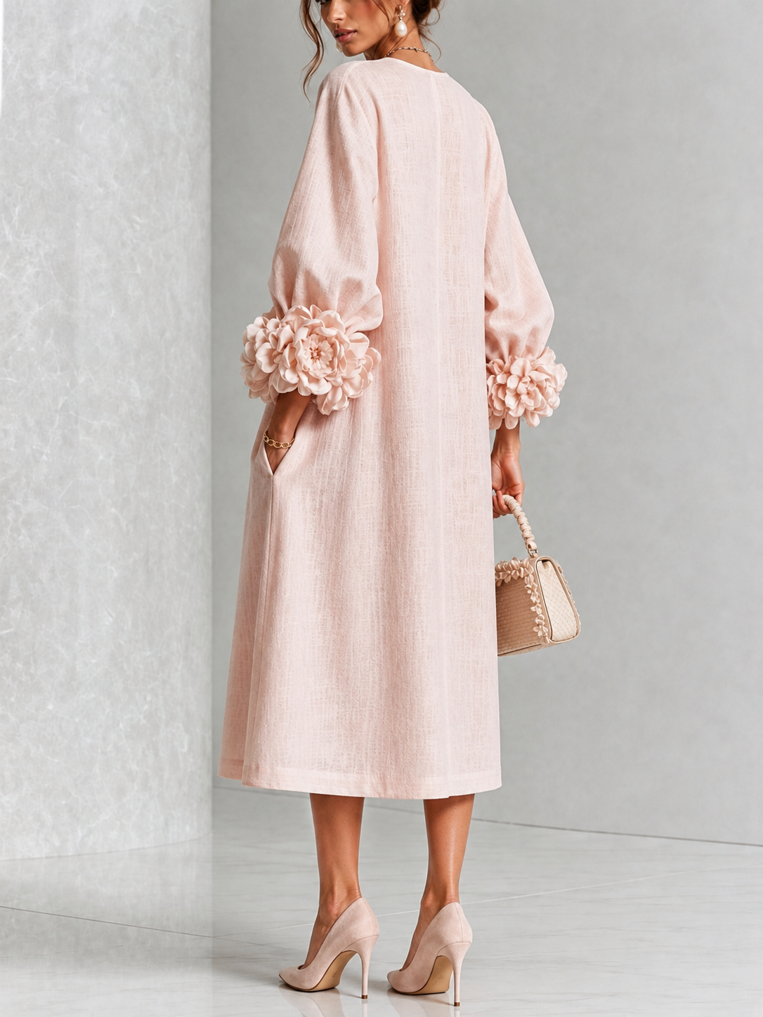 Rosine - Robe mi-longue boutonnée à imprimé floral rose et poignets fleuris spectaculaires
