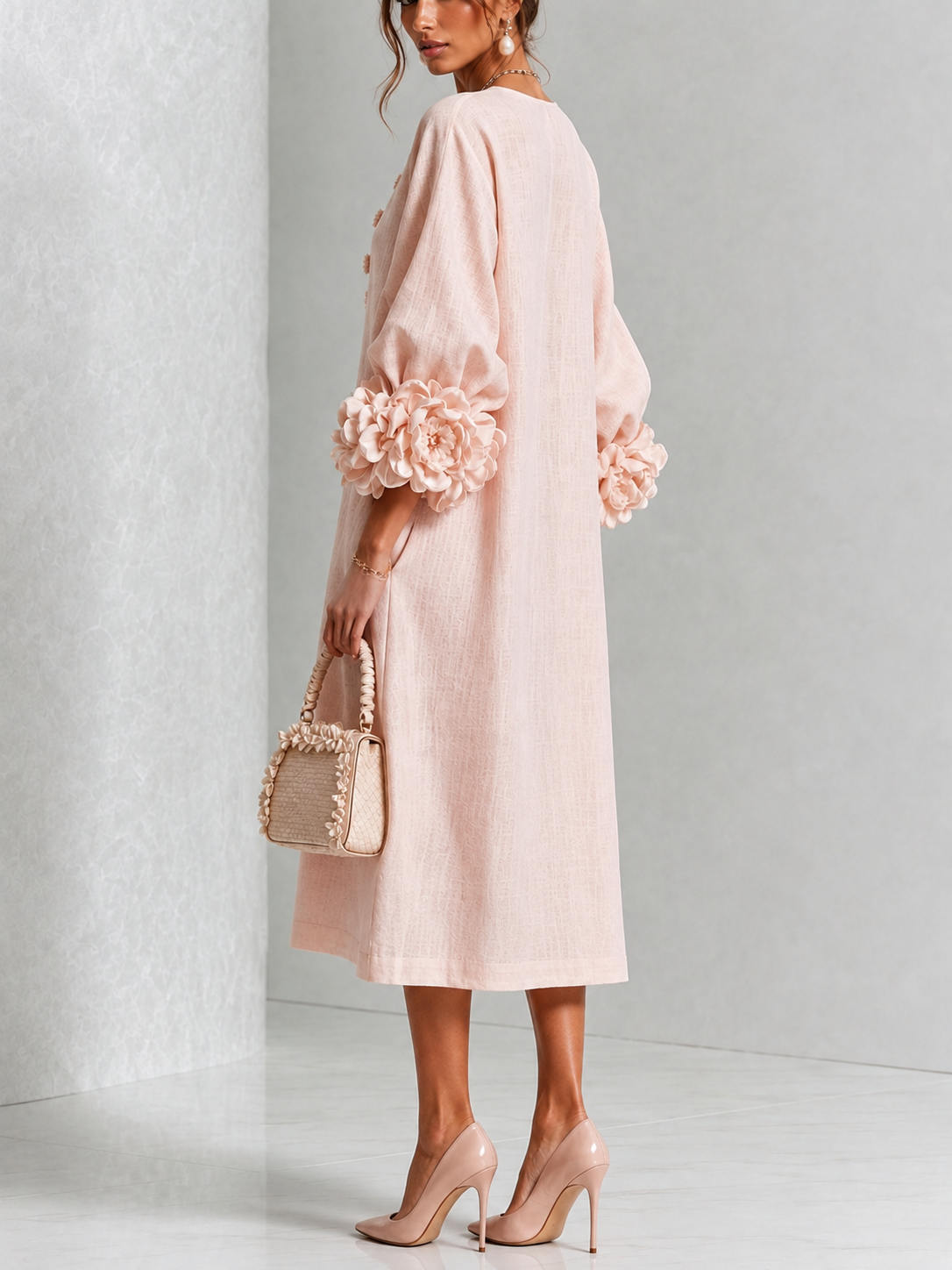 Rosine - Robe mi-longue boutonnée à imprimé floral rose et poignets fleuris spectaculaires