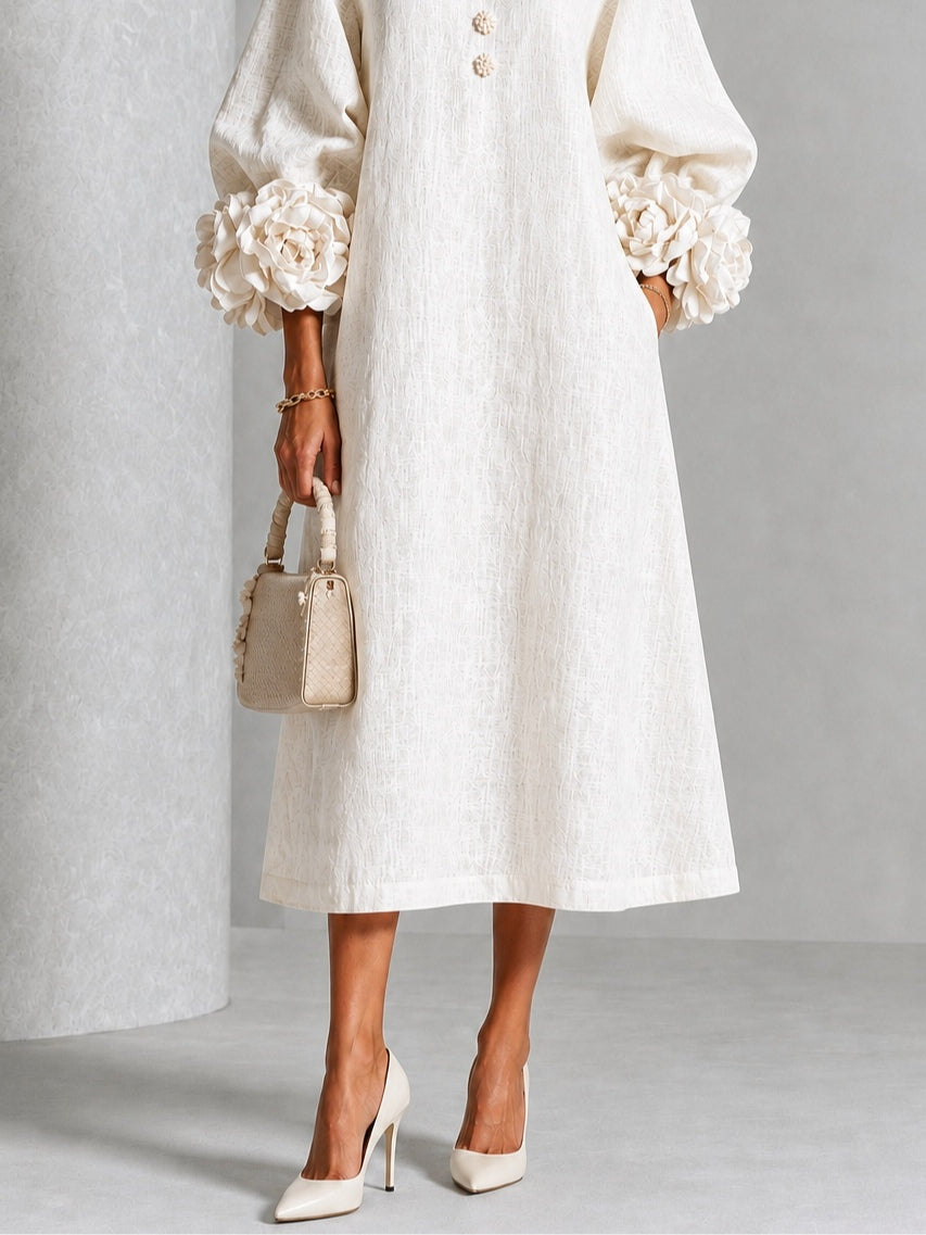 Solange - Robe mi-longue boutonnée à imprimé floral blanc et manches fleuries spectaculaires