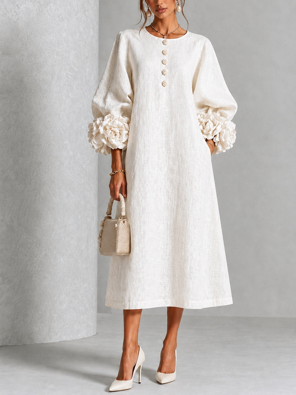 Solange - Robe mi-longue boutonnée à imprimé floral blanc et manches fleuries spectaculaires