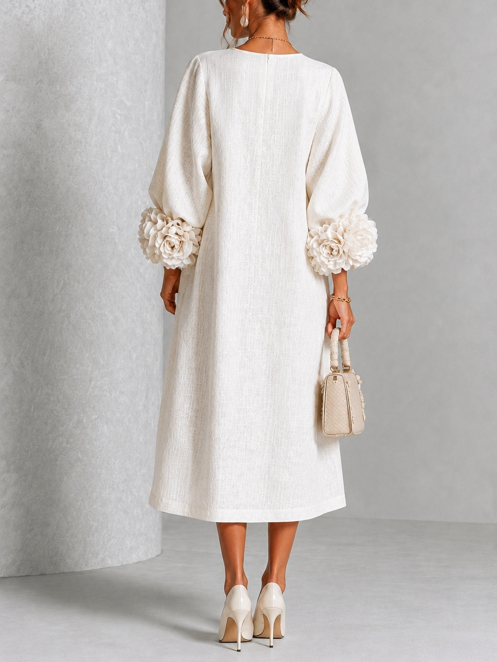 Solange - Robe mi-longue boutonnée à imprimé floral blanc et manches fleuries spectaculaires