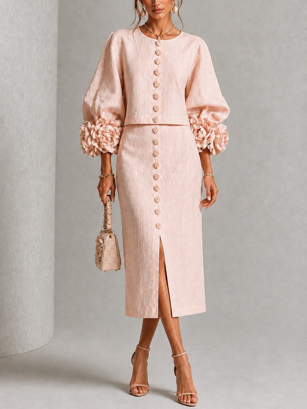 Renée - Ensemble deux pièces top et jupe midi à boutons floraux roses et manches fleuries spectaculaires