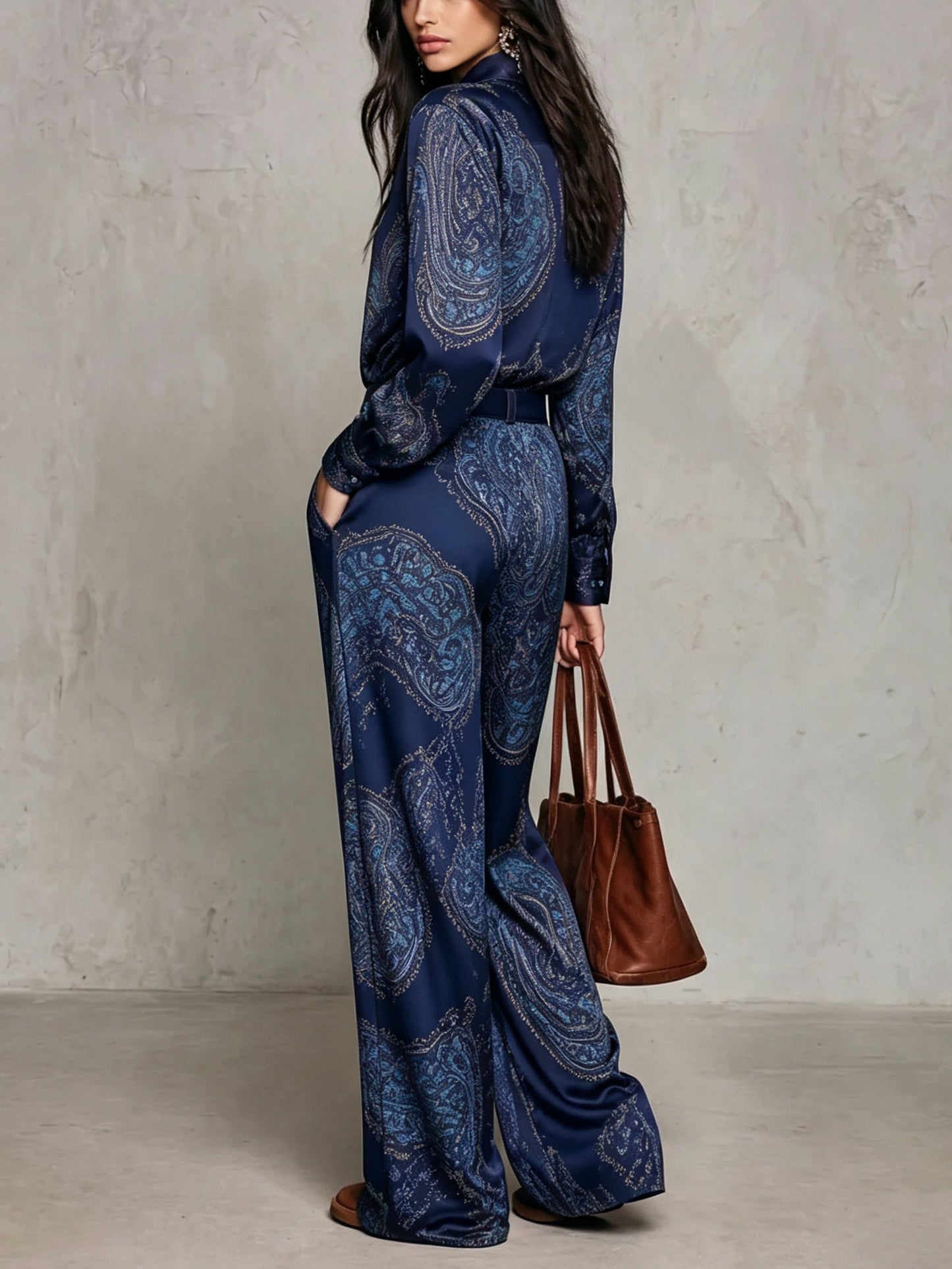 Inès | Ensemble Deux Pièces Chemise Satinée à Imprimé Cachemire et Pantalon Large avec Ceinture