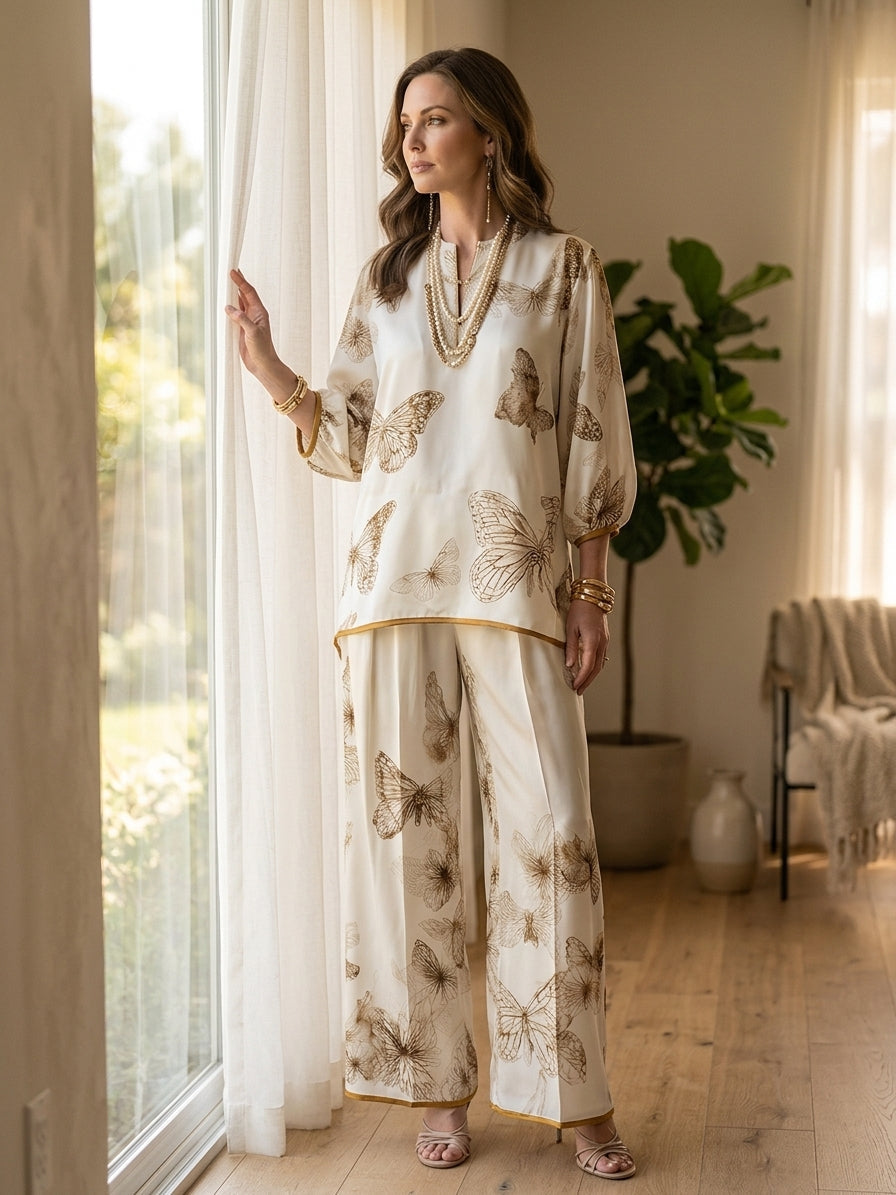 Blanchefleur | Ensemble Deux Pièces Haut Satiné Col V à Imprimé Papillons et Pantalon Large, Ivoire
