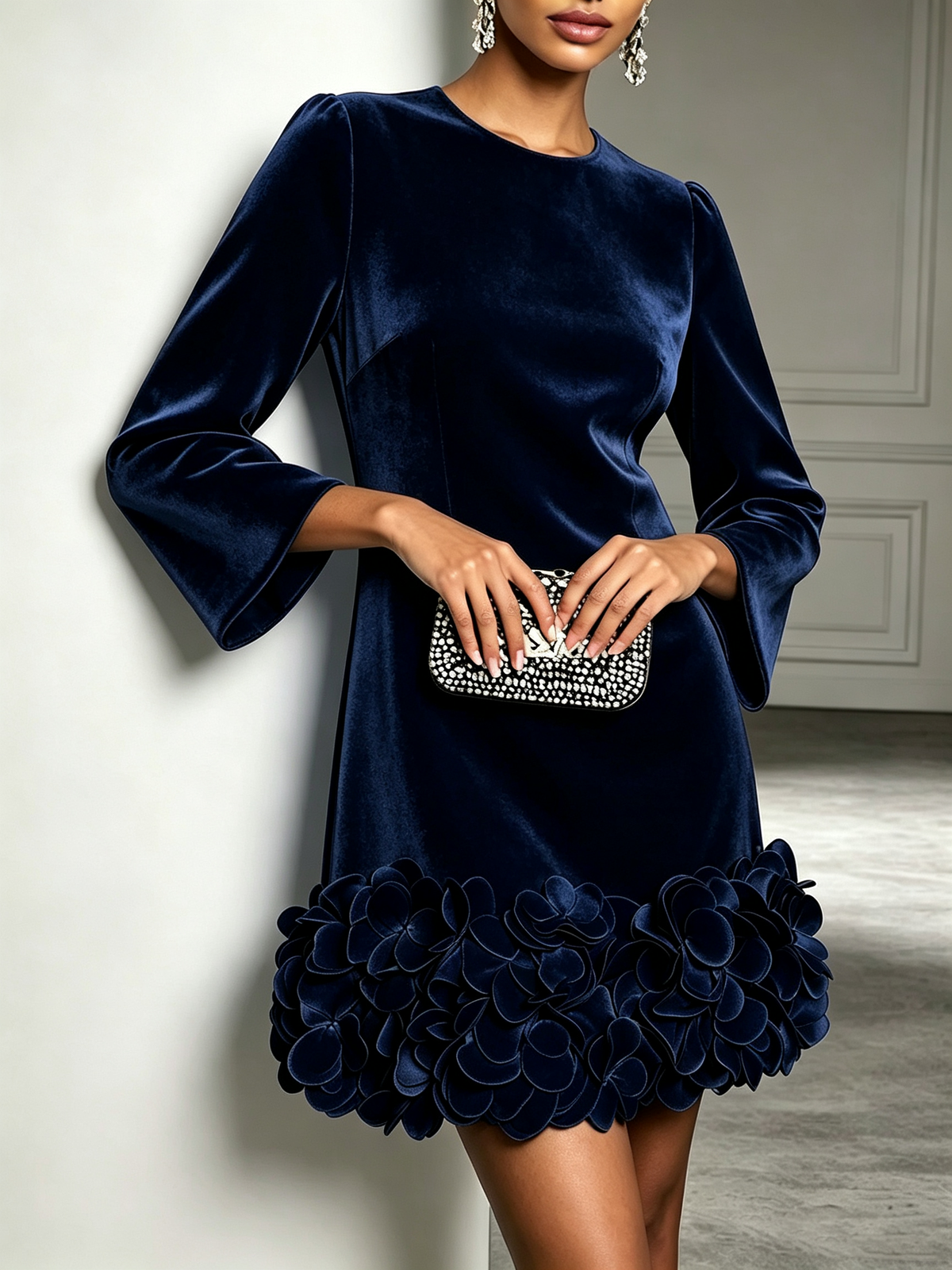 Guillemette | Robe Mini en Velours à Col Rond et Fleurs en Relief, Marine